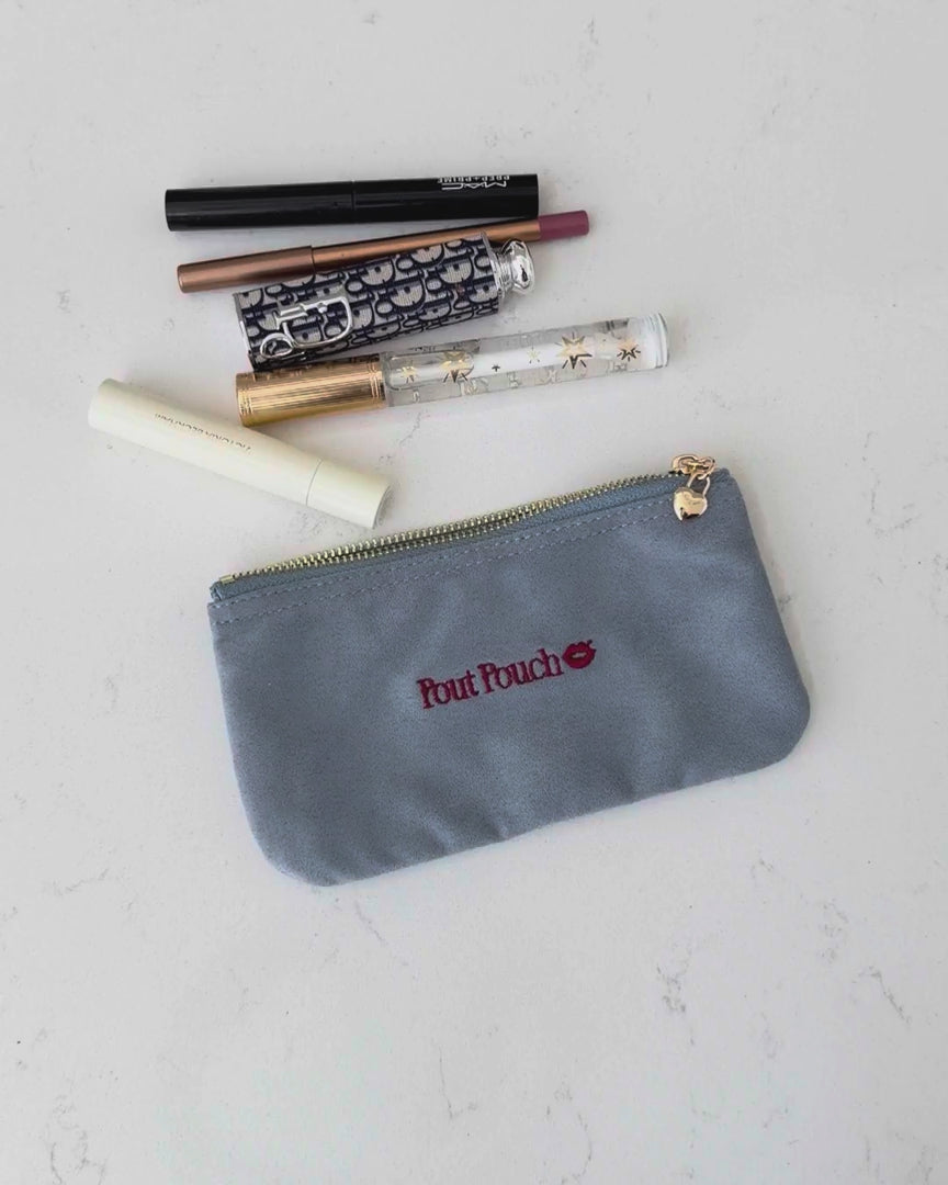 Load video: Pout Pouch mini makeup pouch demonstration organising lipstick and beauty essentials